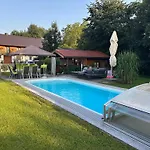 Guest house Hutterer 3*