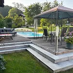 Hutterer Guest house 3*